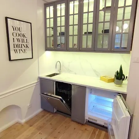 Authentic Old Town 2br Next To St.peter Church With Amazing View