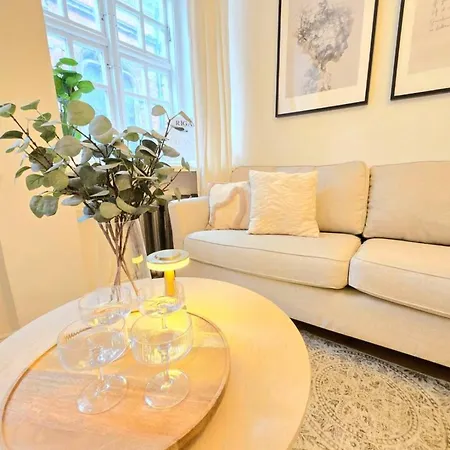 Апартаменти Authentic Old Town 2br Next To St.peter Church With Amazing View Рига