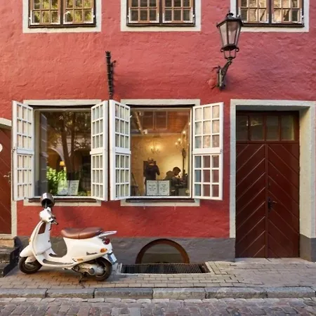 Authentic Old Town 2br Next To St.peter Church With Amazing View *