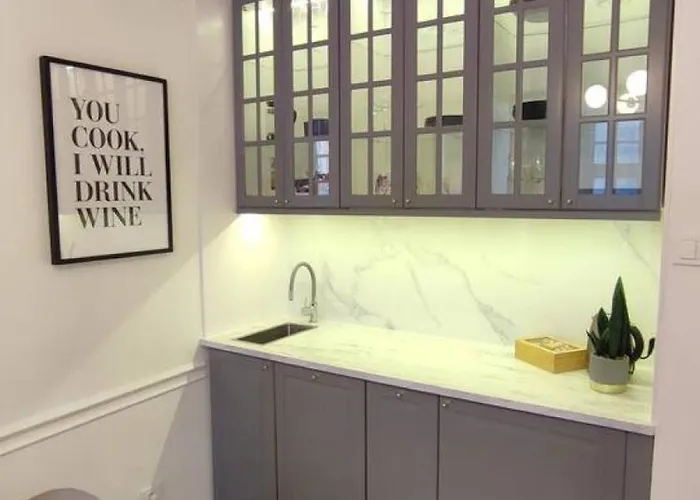 Authentic Old Town 2br Next To St.peter Church With Amazing View