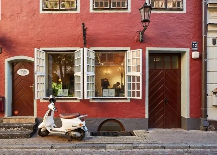 Authentic Old Town 2br Next To St.peter Church With Amazing View *